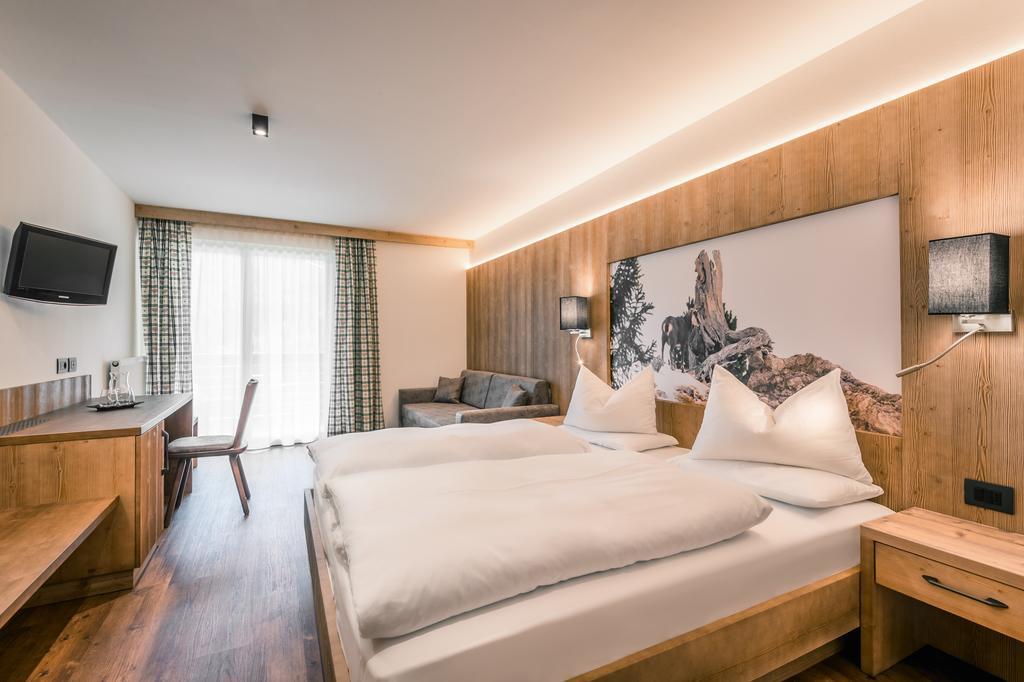 Hotel Jaegerhof Colfosco Eksteriør bilde